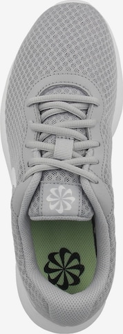 Nike Sportswear Sneaker 'Tanjun' in Grau