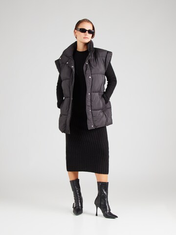 YAS Bodywarmer 'YASMerla' in Zwart
