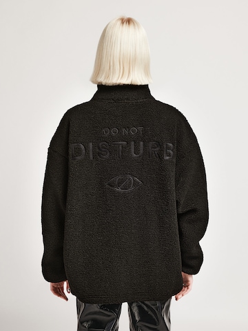 UNFOLLOWED x ABOUT YOU Between-season jacket 'PINCH ME ' in Black: back