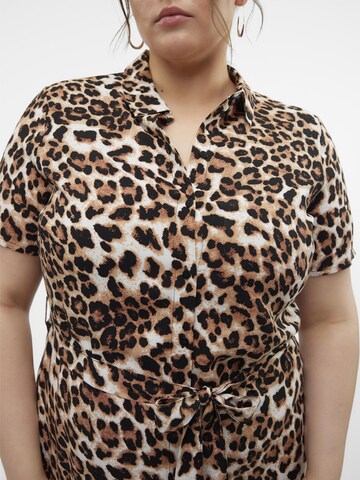 Robe-chemise 'EASY' Vero Moda Curve en marron