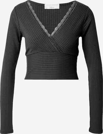 Tricou 'Giulia' de la Guido Maria Kretschmer Women pe negru: față