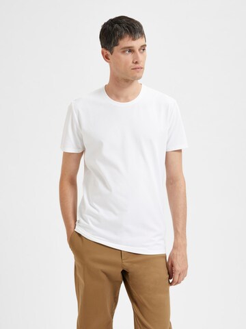 SELECTED HOMME T-shirt 'Ael' i vit: framsida