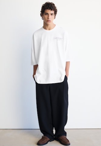 Tricou de la Pull&Bear pe alb