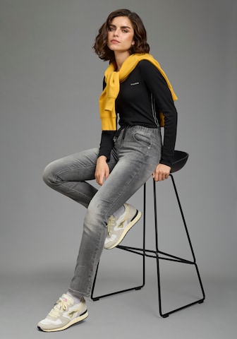 KangaROOS Regular Jeans in Grey