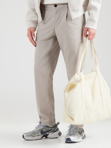 Regular Pantalon à pince GABBA en gris : devant