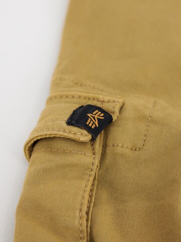 ALPHA INDUSTRIES Tapered Nadrág - zöld