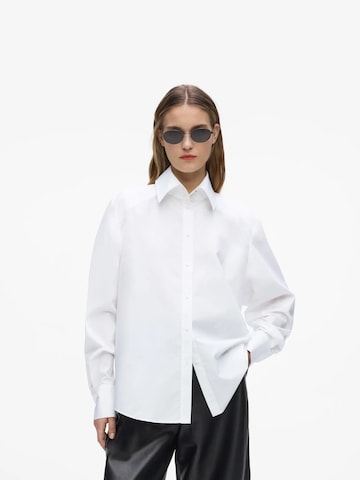 Karl Lagerfeld Pusero värissä valkoinen: etupuoli