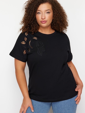 T-shirt Trendyol Curve en noir : devant