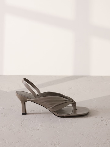 Next Sandaal in Grijs