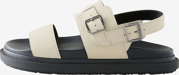 balta Next Sandalai: priekis