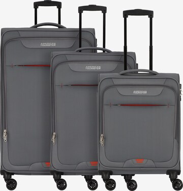 Set di valigie 'Street Roll' di American Tourister in grigio: frontale