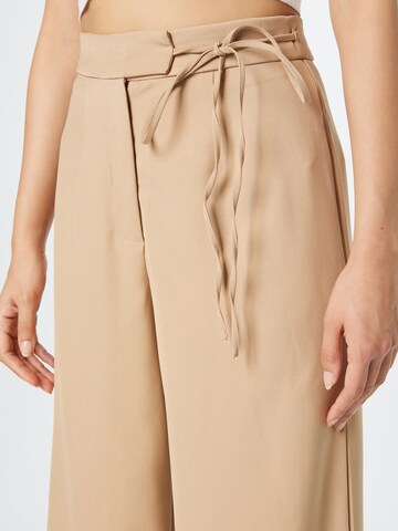 Nasty Gal Wide leg Pleat-Front Pants in Beige