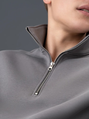 cut my fashion Tracksuit 'Paulius' in Grey