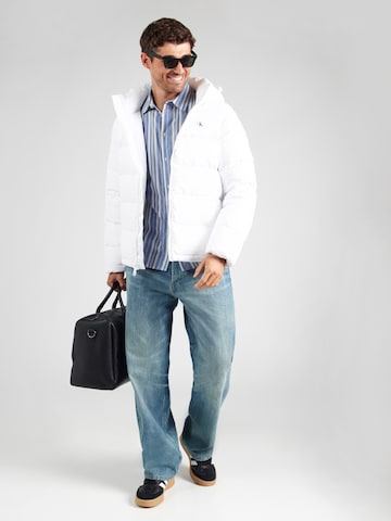Geacă de iarnă de la Calvin Klein Jeans pe alb