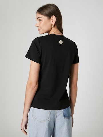 florence by mills exclusive for ABOUT YOU - Camiseta 'Cherry Pick' en negro