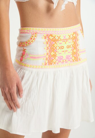 MYMO Skirt in White