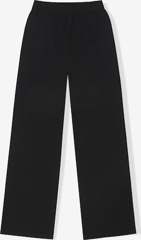 Sailing Flared Pants in Black: front