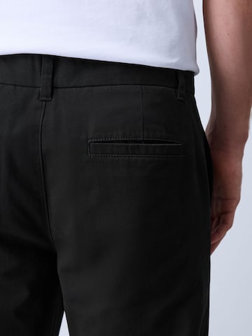 Next Slimfit Lærredsbukser i sort