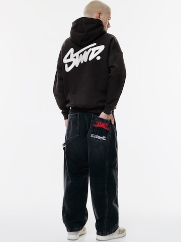 Pull&Bear Sweatshirt 'STWD' i sort: forside