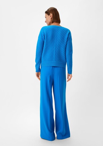 COMMA - Pullover em azul: atrás