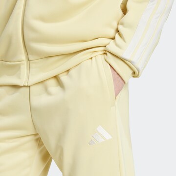 Completo per l'allenamento di ADIDAS SPORTSWEAR in giallo
