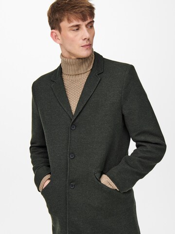 Coupe regular Manteau mi-saison 'Julian King' Only & Sons en vert