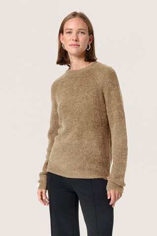 SOAKED IN LUXURY Trui 'SLTuesday' in Bruin: voorkant