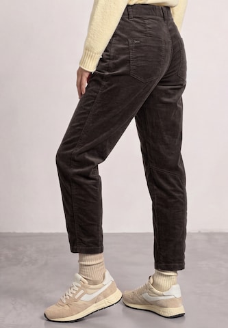 Barrel Pantalon 'Karlie' STREET ONE en marron