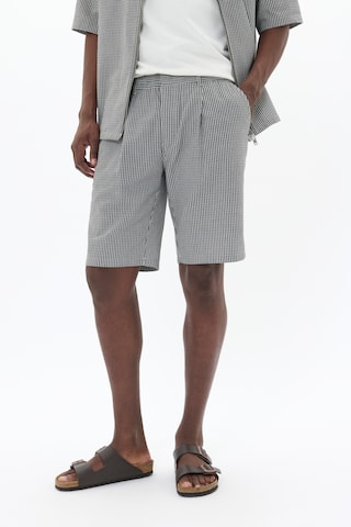 Matinique Regular Broek in Grijs: voorkant