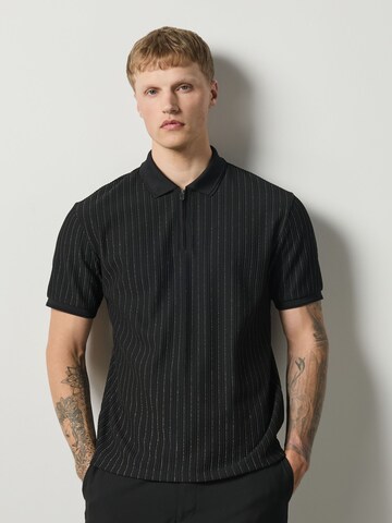 Next Shirt in Black: front