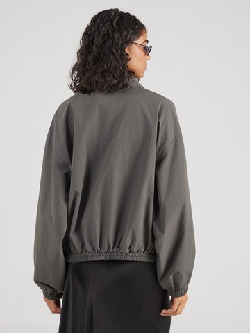 Veste mi-saison 'Suki' WEEKDAY en gris