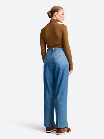 Rich & Royal Свободный крой Джинсы с плиссировкой в Синий