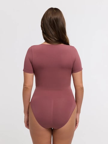 Body modellante 'Tshirt Sculpting Bodysuit with Slip' di cfab in lilla