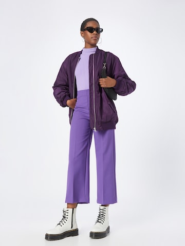 Regular Pantalon à plis 'Lykke' Lindex en violet