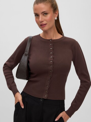 VERO MODA - Cárdigan 'VMMyrna' en marrón: frente