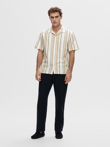 SELECTED HOMME - Comfort Fit Camisa em castanho