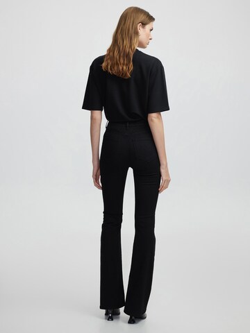 Regular Jean Ipekyol en noir