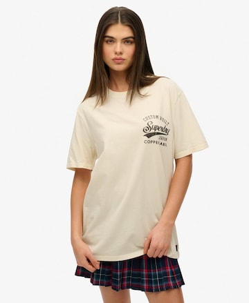 T-shirt Superdry en beige : devant
