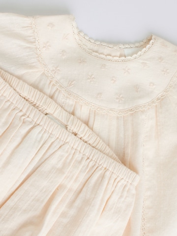 Next - Conjuntos em branco