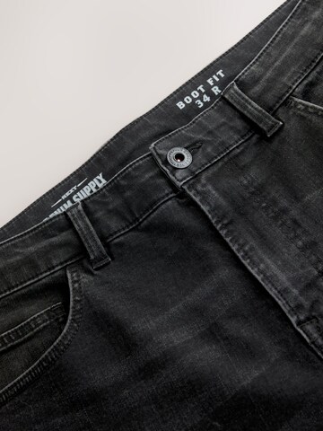 Next Bootcut Farkut värissä musta