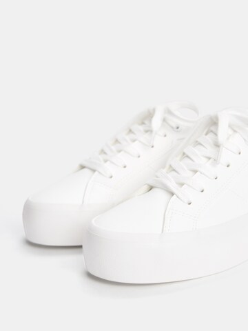 Baskets basses Pull&Bear en blanc