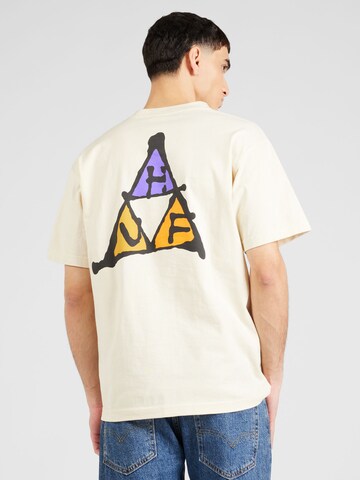 T-Shirt 'NO-FI' HUF en beige