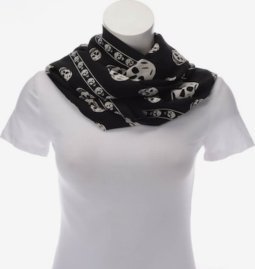 Alexander McQueen Scarf & Wrap in One size in Black: front