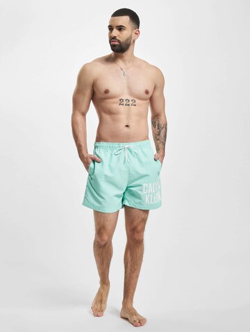 Calvin Klein Swimwear Uimashortsit värissä vihreä