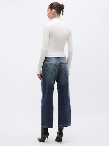 Giacca di felpa di Gina Tricot in bianco