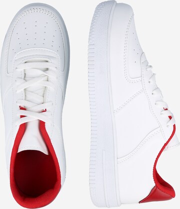 Sneaker low de la Trendyol pe alb