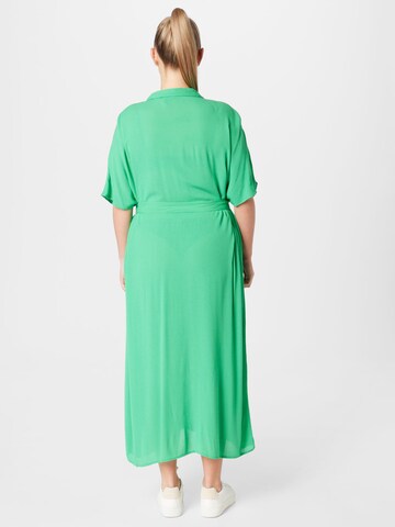 Rochie tip bluză 'MENNY' de la Vero Moda Curve pe verde