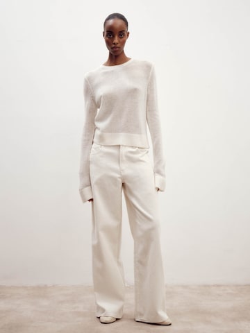 ABOUT YOU x Marie von Behrens Pullover 'Clara' in Weiß