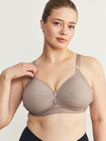 Soutien-gorge C&City en gris : devant