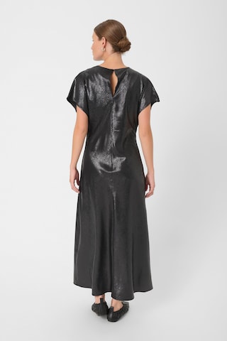 SOAKED IN LUXURY Jurk 'Mirmir' in Zwart